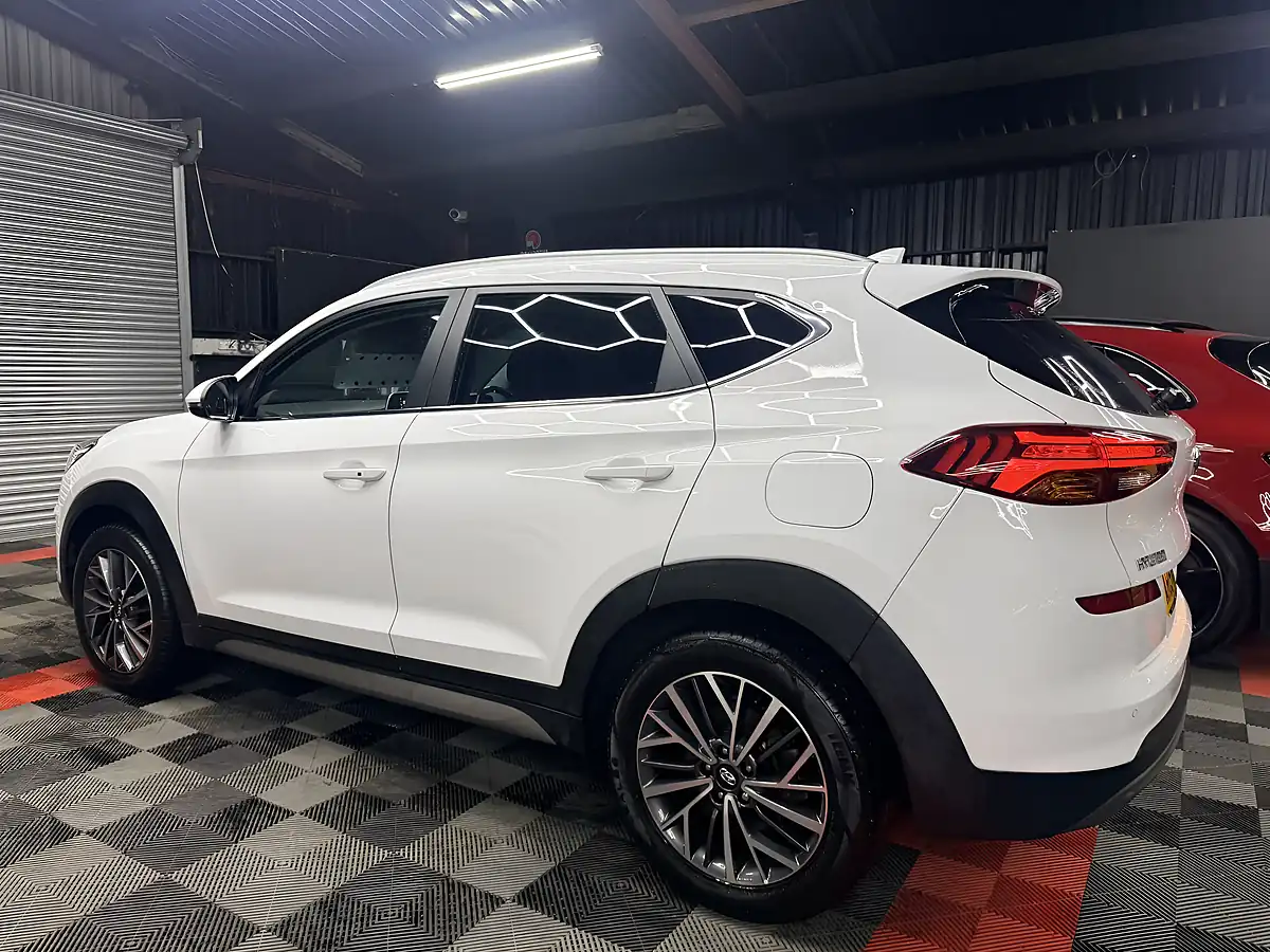 Used 2019 Hyundai Tucson Premium White - Interior and Exterior details 8