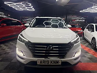 Used 2019 Hyundai Tucson Premium White - Interior and Exterior details 9