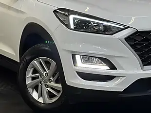 Used 2019 Hyundai Tucson S Connect Polar White - Interior and Exterior details 11