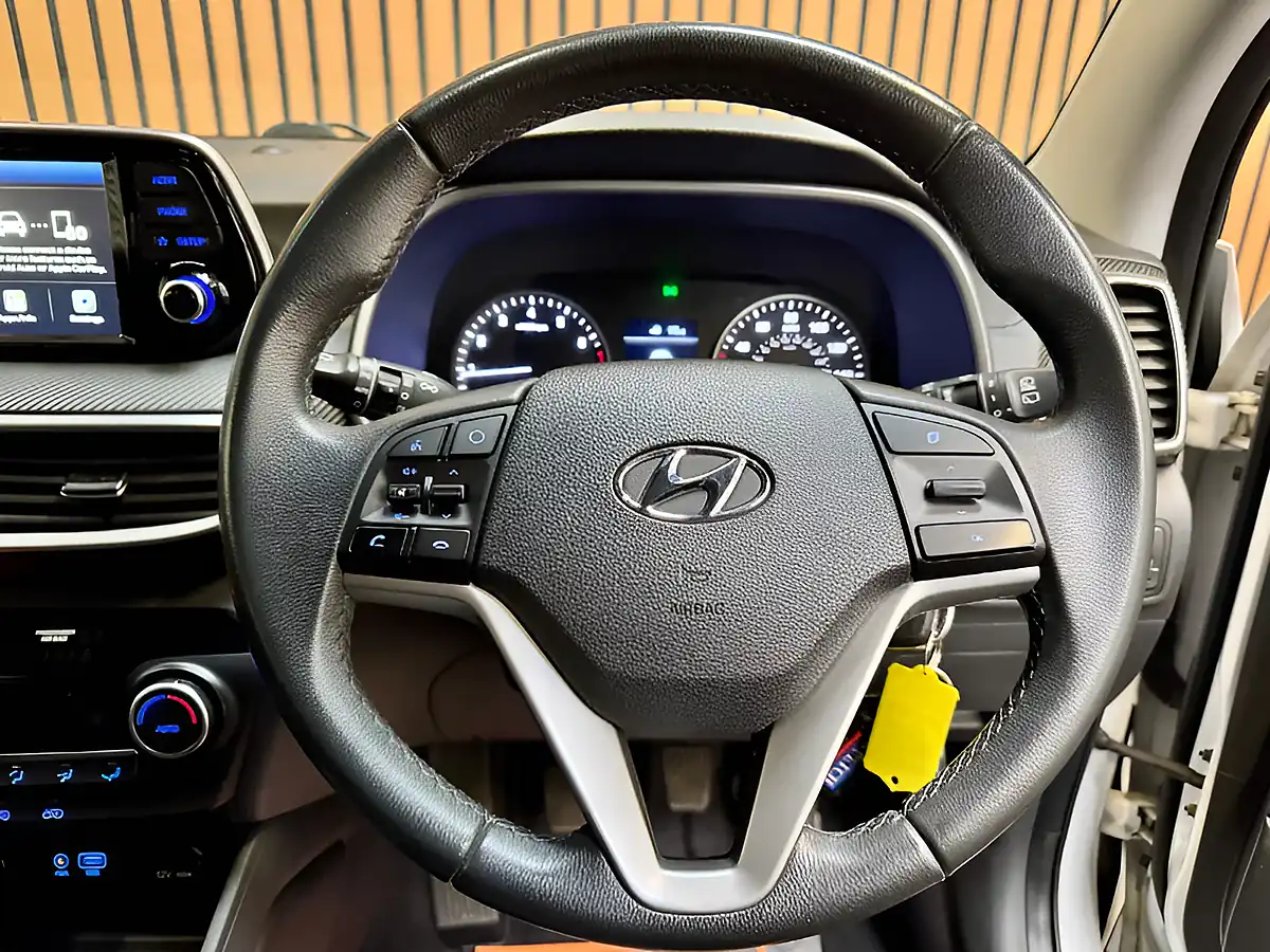 Used 2019 Hyundai Tucson S Connect Polar White - Interior and Exterior details 13