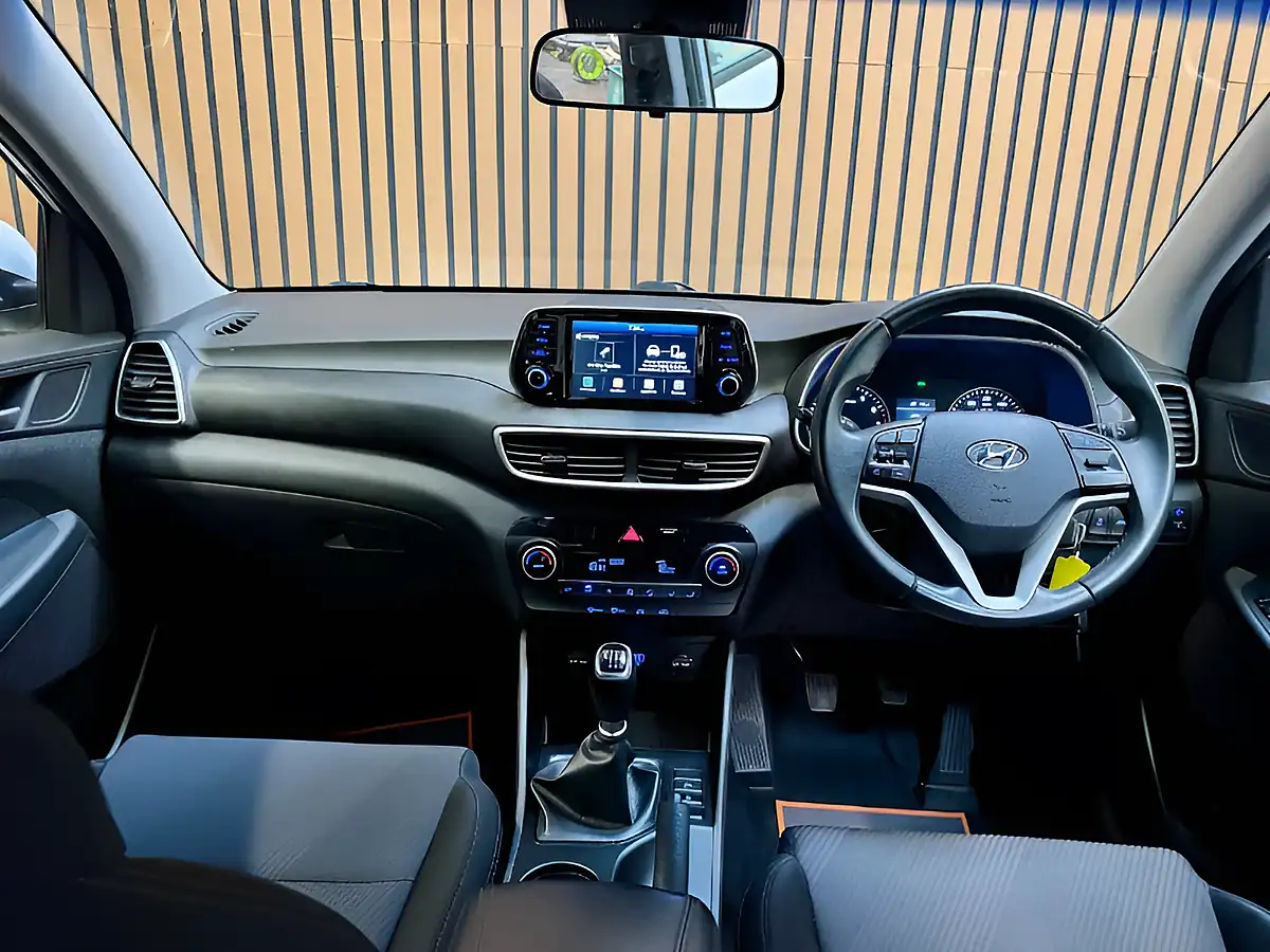 Used 2019 Hyundai Tucson S Connect Polar White - Interior and Exterior details 16