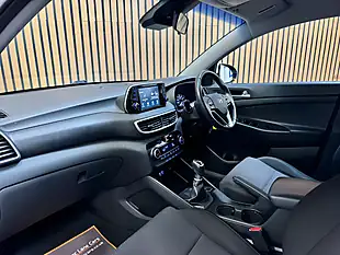 Used 2019 Hyundai Tucson S Connect Polar White - Interior and Exterior details 17