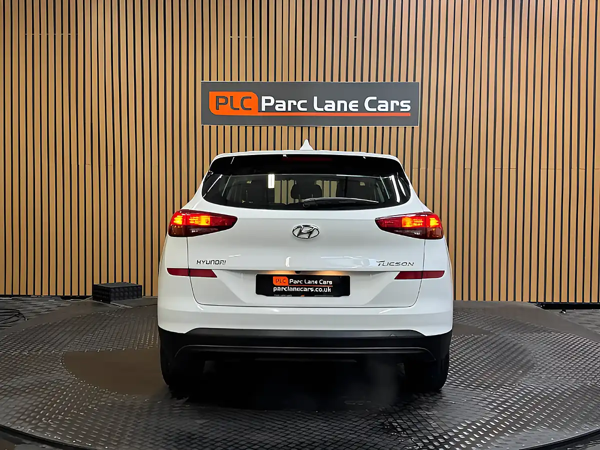 Used 2019 Hyundai Tucson S Connect Polar White - Interior and Exterior details 4