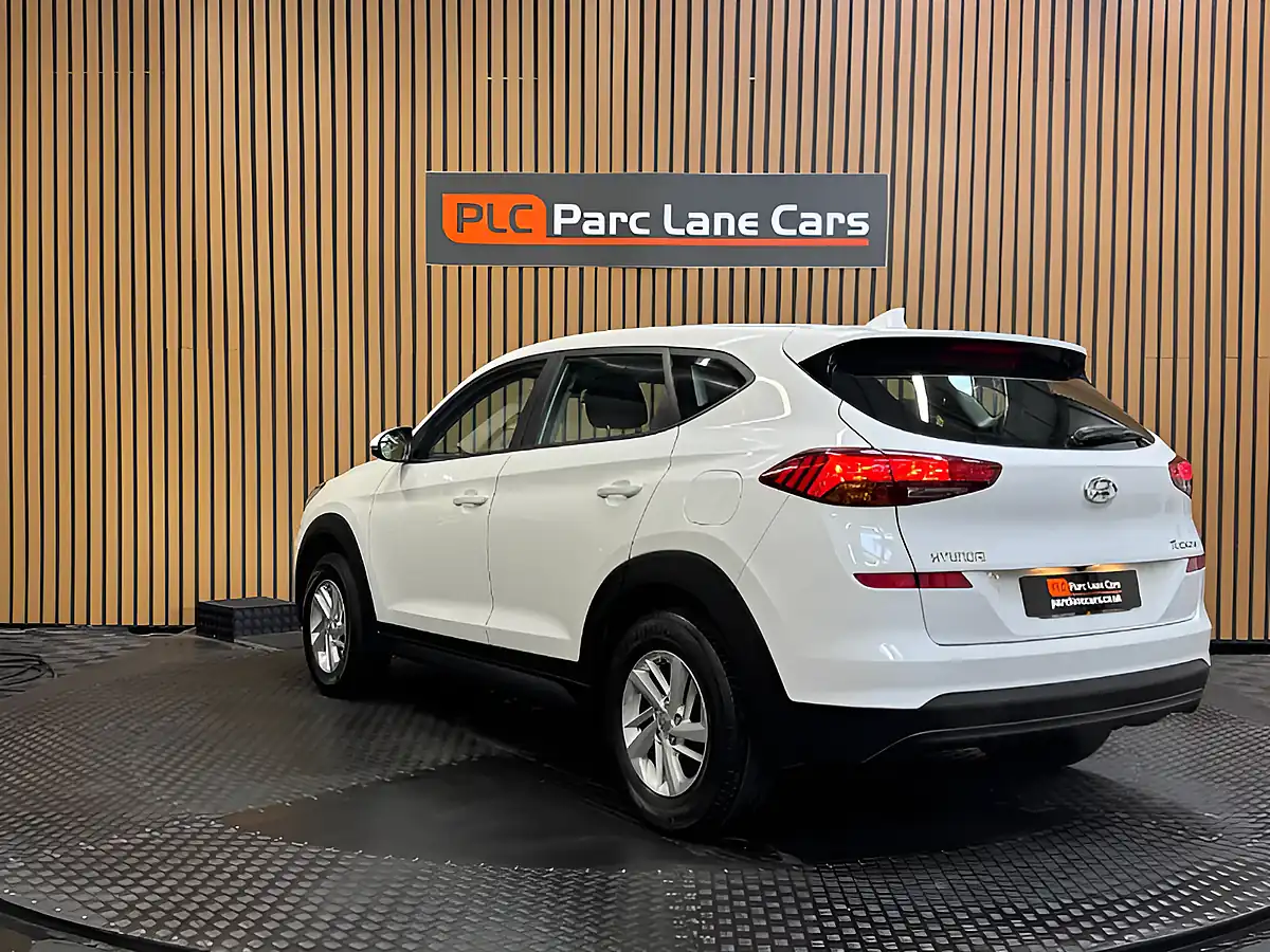 Used 2019 Hyundai Tucson S Connect Polar White - Interior and Exterior details 5