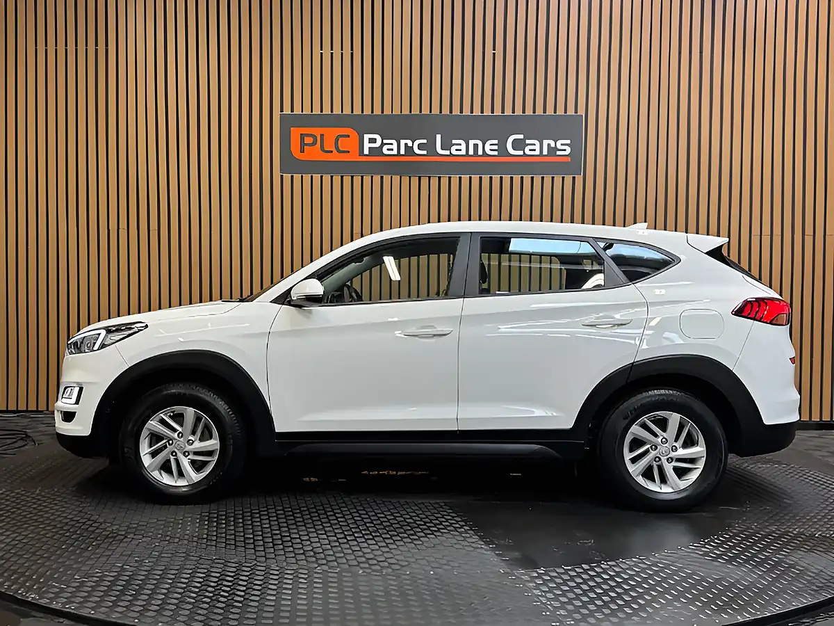 Used 2019 Hyundai Tucson S Connect Polar White - Interior and Exterior details 6