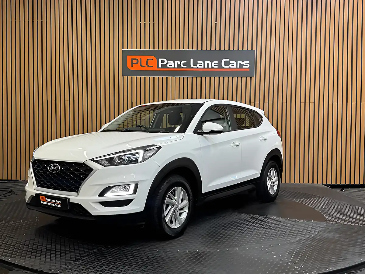 Used 2019 Hyundai Tucson S Connect Polar White - Interior and Exterior details 7
