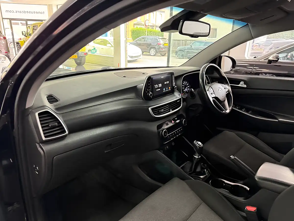 Used 2019 Hyundai Tucson Se Nav Black - Interior and Exterior details 13