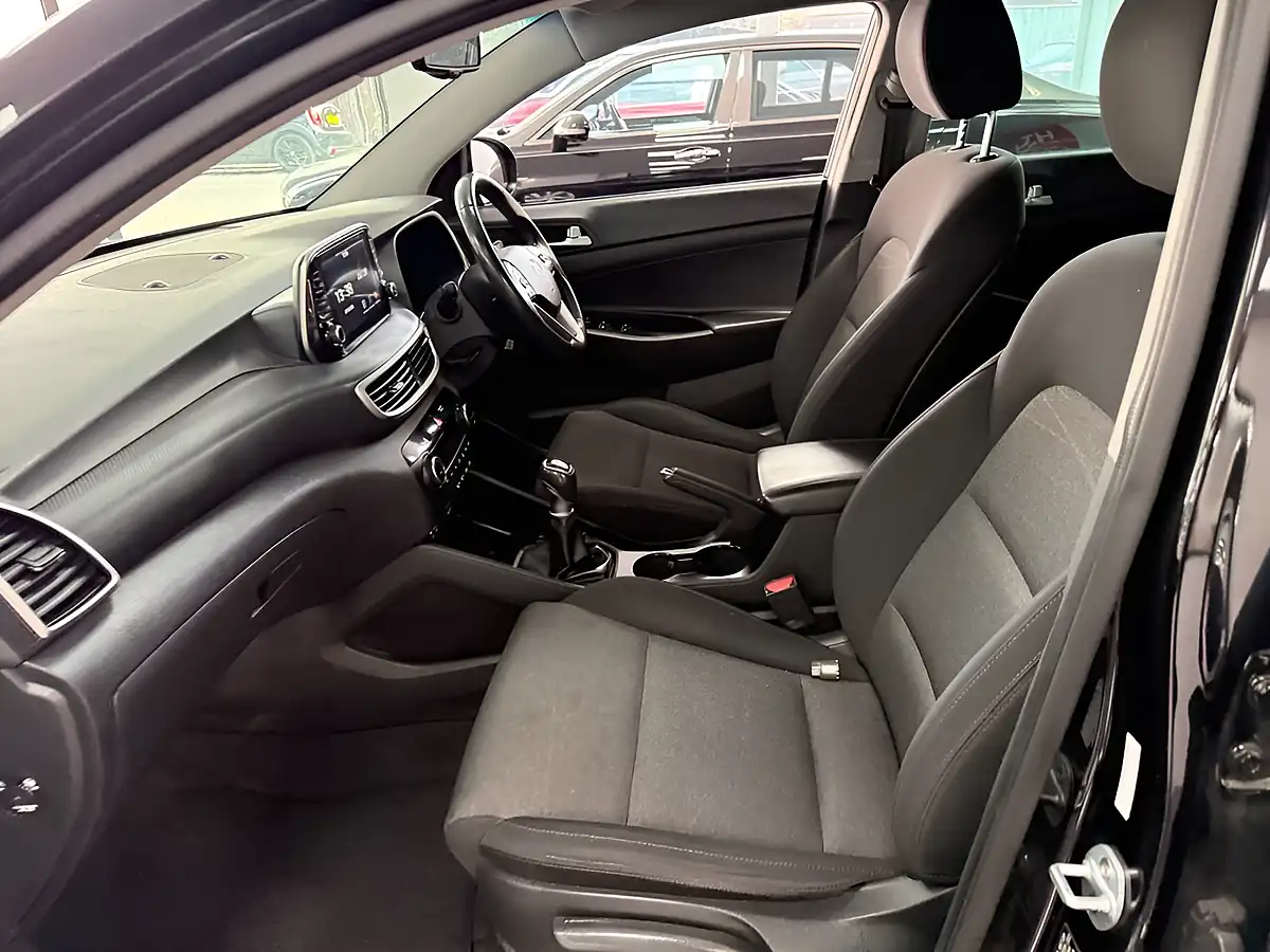 Used 2019 Hyundai Tucson Se Nav Black - Interior and Exterior details 14