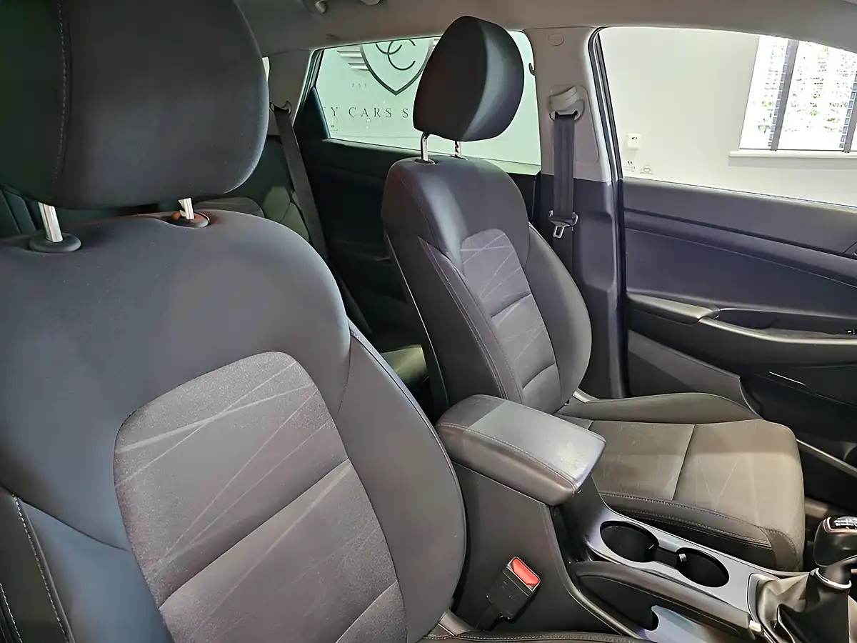 Used 2019 Hyundai Tucson Se Nav Black - Interior and Exterior details 14