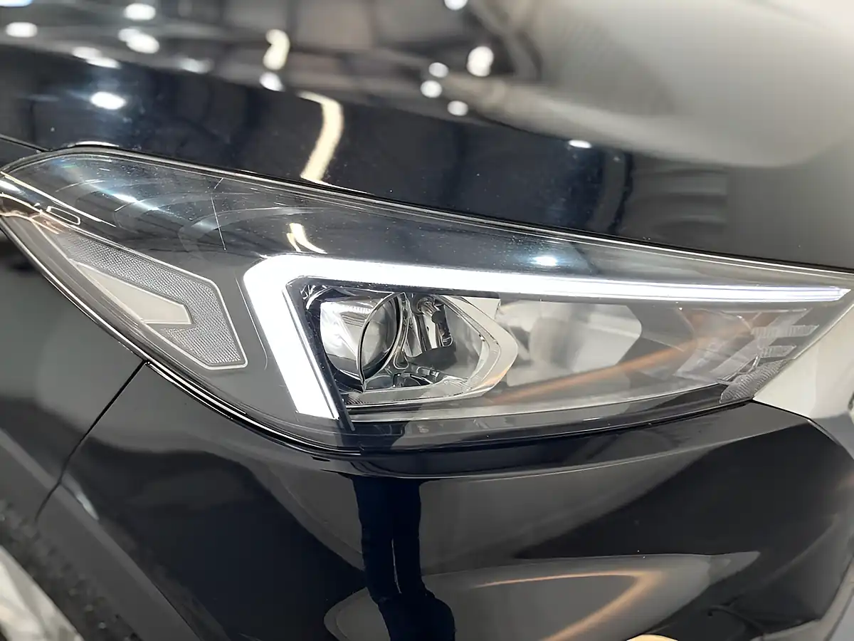 Used 2019 Hyundai Tucson Se Nav Black - Interior and Exterior details 8