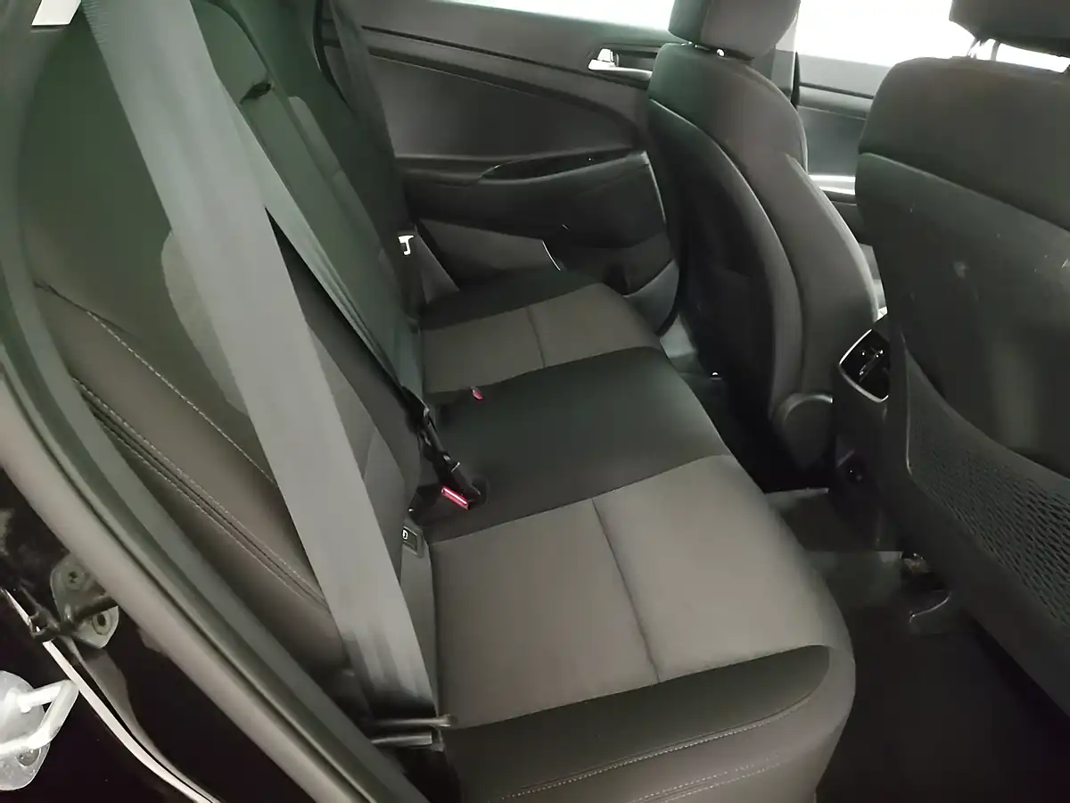 Used 2019 Hyundai Tucson Se Nav Black - Interior and Exterior details 10