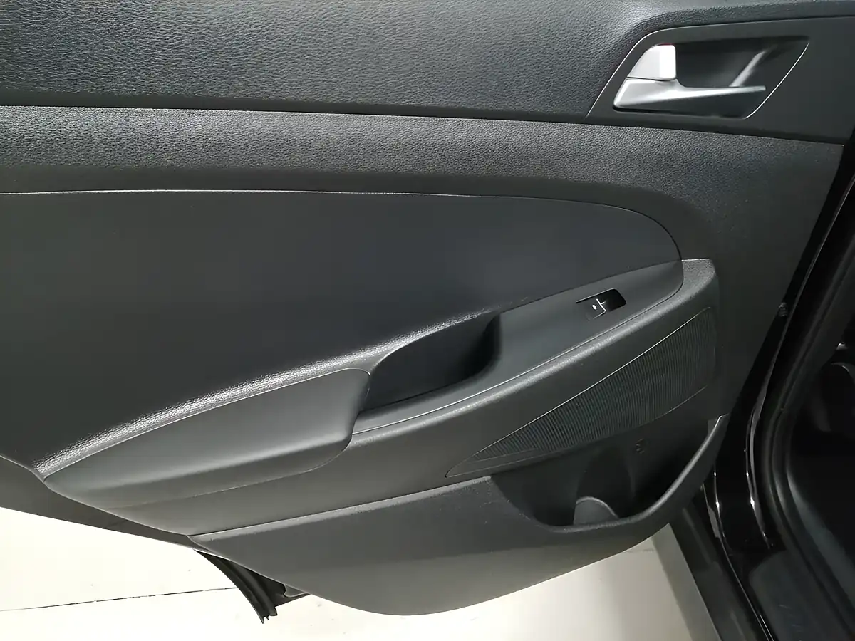 Used 2019 Hyundai Tucson Se Nav Black - Interior and Exterior details 18
