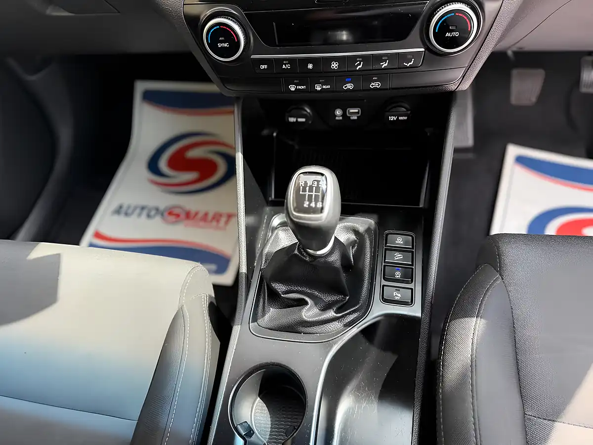 Used 2019 Hyundai Tucson Se Nav Black - Interior and Exterior details 17
