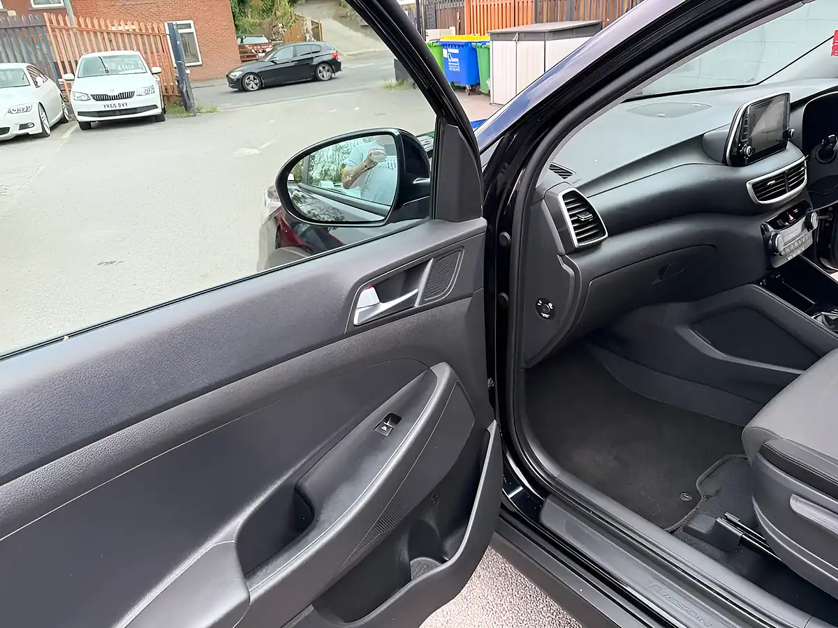Used 2019 Hyundai Tucson Se Nav Black - Interior and Exterior details 12