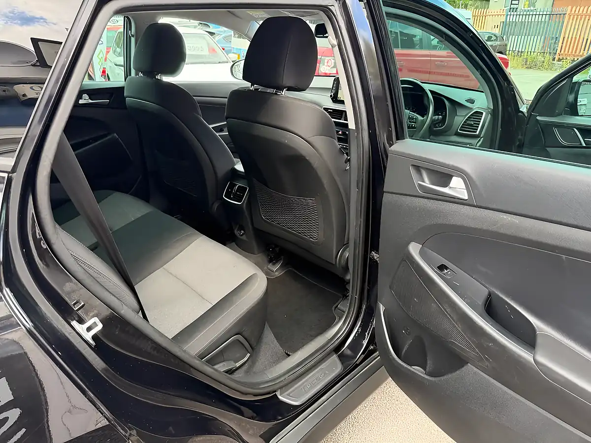 Used 2019 Hyundai Tucson Se Nav Black - Interior and Exterior details 13