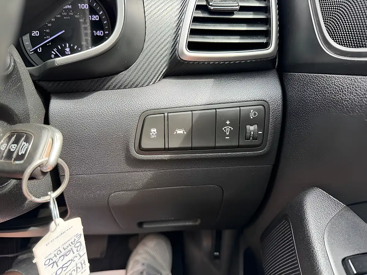 Used 2019 Hyundai Tucson Se Nav Black - Interior and Exterior details 19
