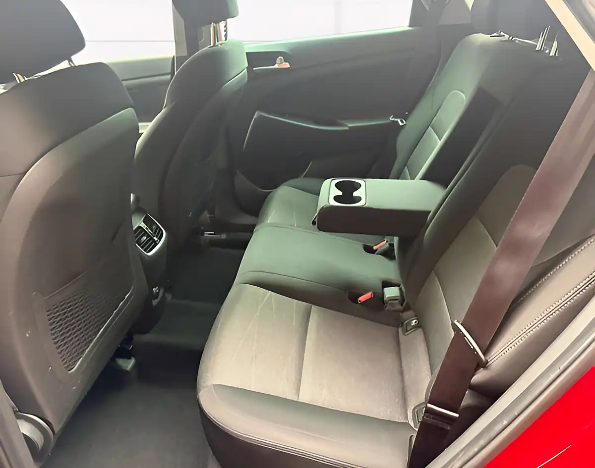 Used 2019 Hyundai Tucson Se Nav Fiery Red - Interior and Exterior details 11
