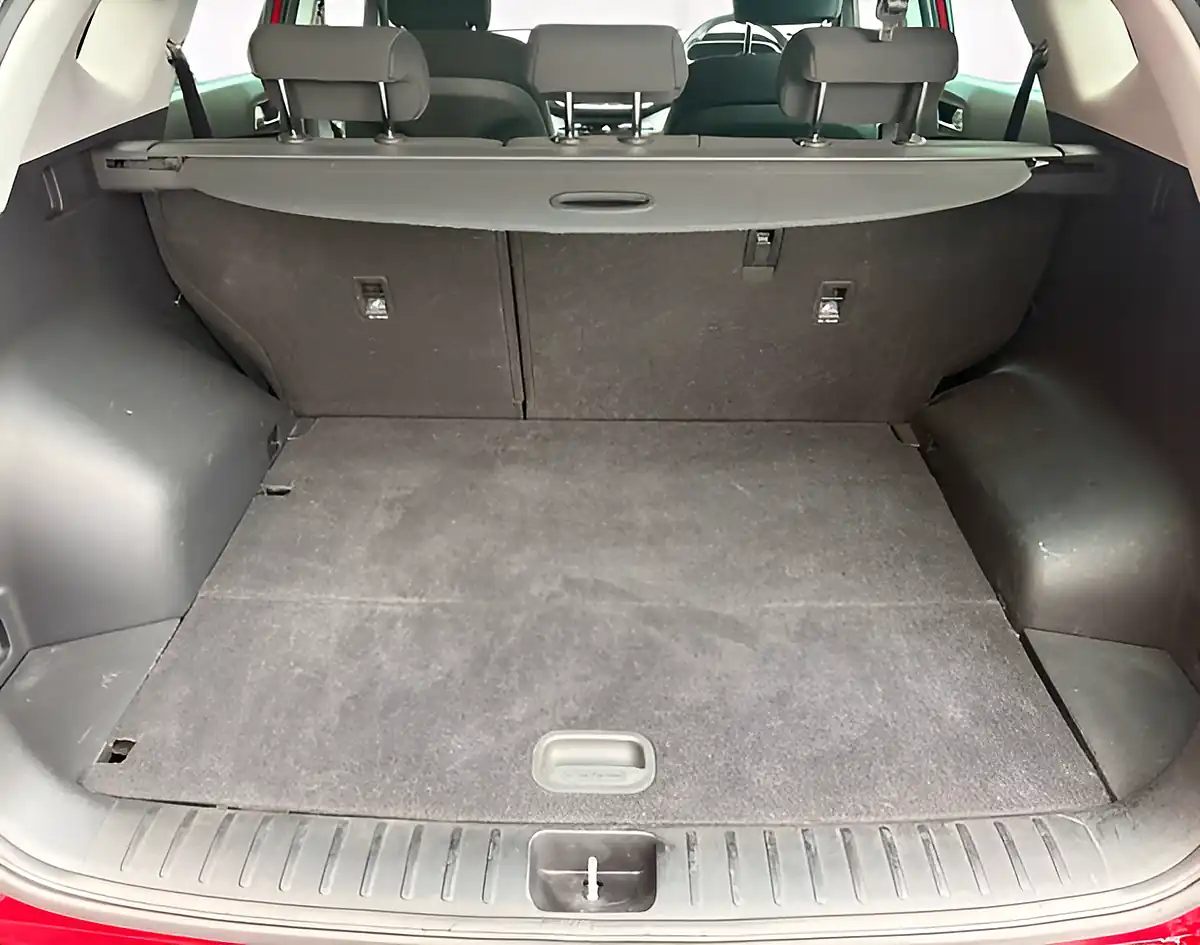 Used 2019 Hyundai Tucson Se Nav Fiery Red - Interior and Exterior details 12