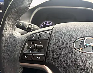 Used 2019 Hyundai Tucson Se Nav Fiery Red - Interior and Exterior details 16