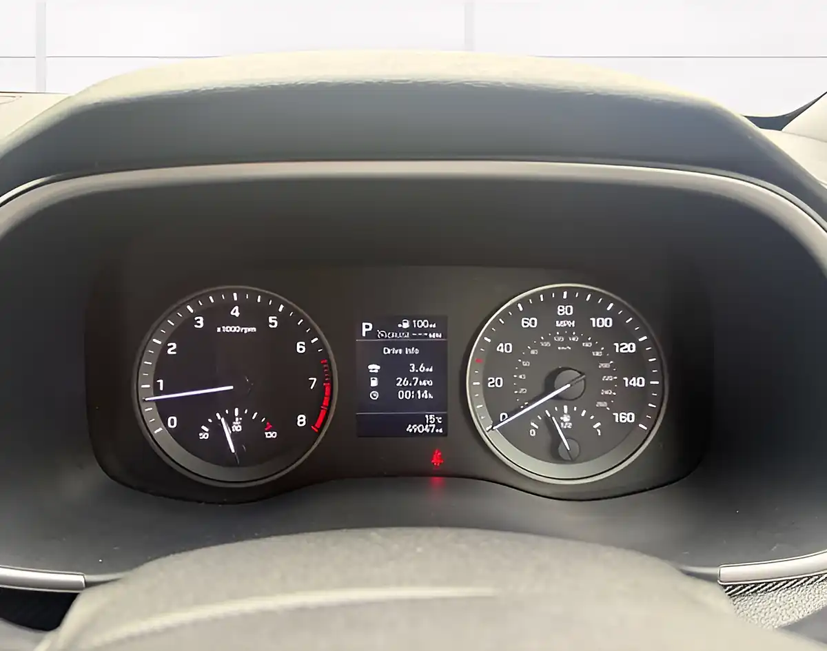Used 2019 Hyundai Tucson Se Nav Fiery Red - Interior and Exterior details 17