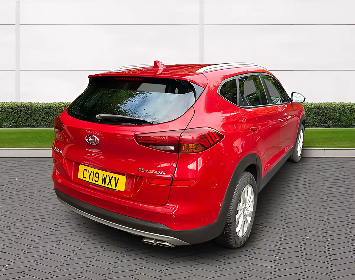 Used 2019 Hyundai Tucson Se Nav Fiery Red - Interior and Exterior details 7