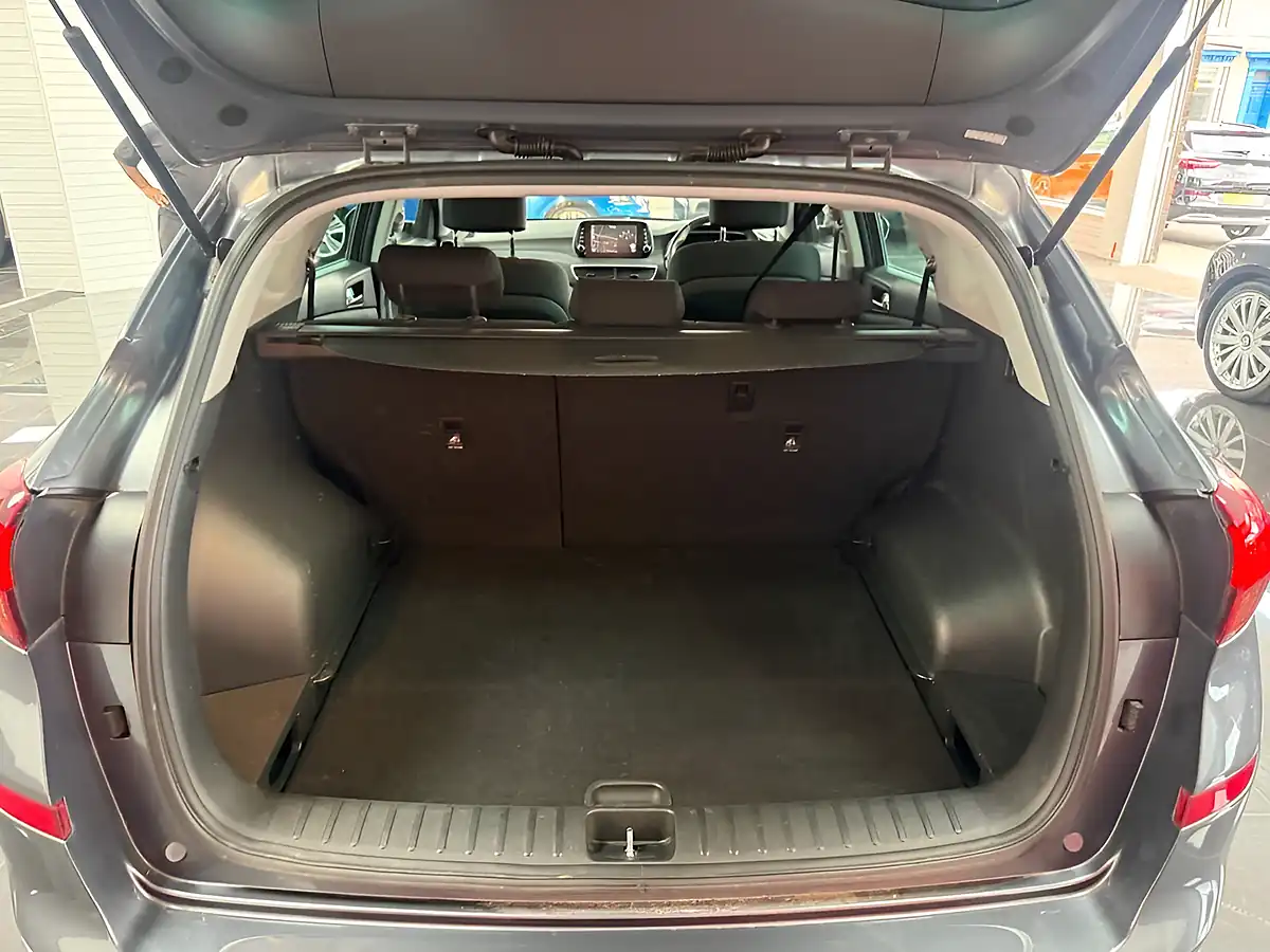 Used 2019 Hyundai Tucson Se Nav Grey - Interior and Exterior details 10