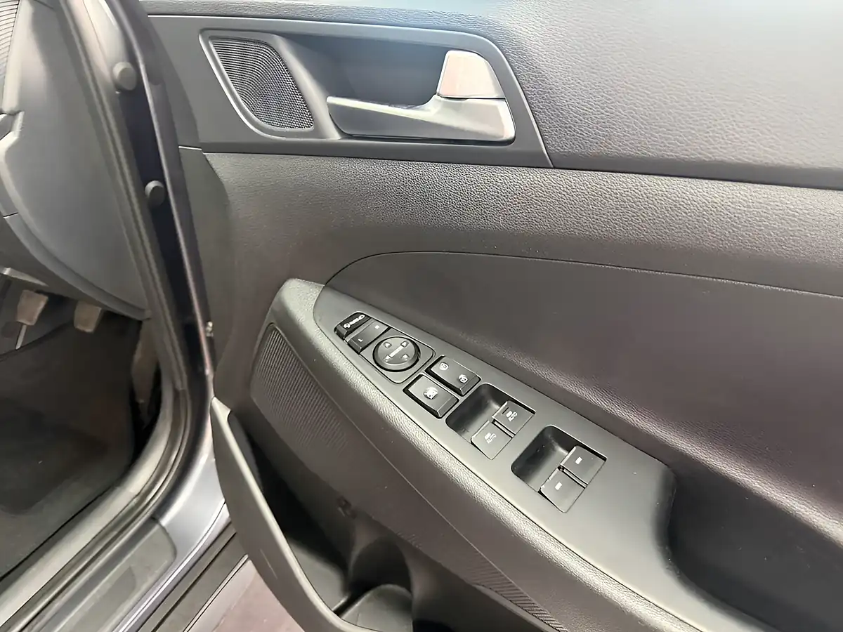 Used 2019 Hyundai Tucson Se Nav Grey - Interior and Exterior details 15