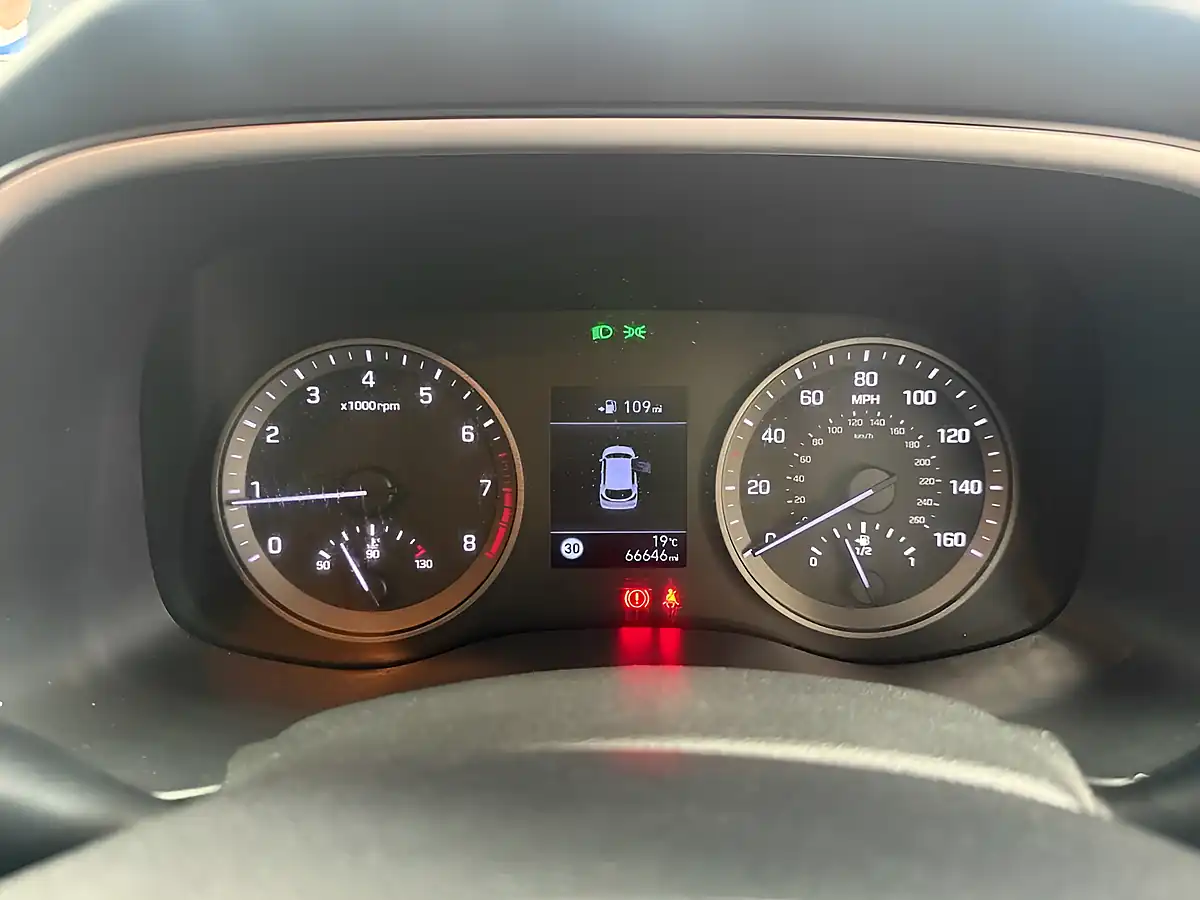 Used 2019 Hyundai Tucson Se Nav Grey - Interior and Exterior details 16