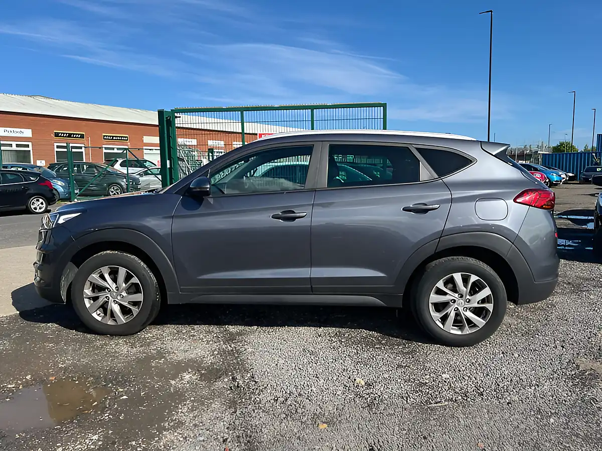Used 2019 Hyundai Tucson Se Nav Micron Grey - Interior and Exterior details 8