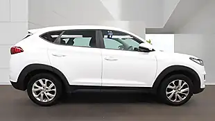 Used 2019 Hyundai Tucson Se Nav White - Interior and Exterior details 5