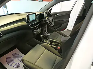 Used 2019 Hyundai Tucson Se Nav White - Interior and Exterior details 13