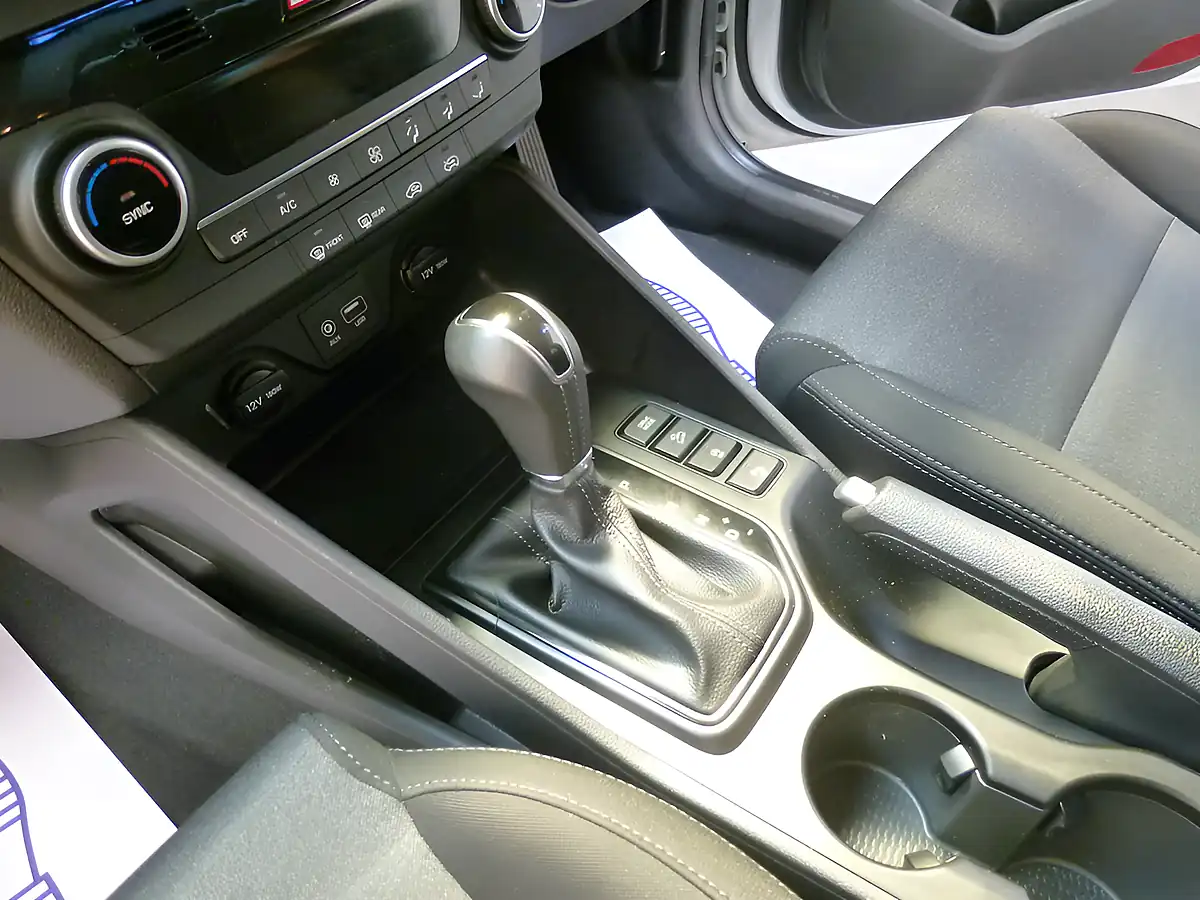 Used 2019 Hyundai Tucson Se Nav White - Interior and Exterior details 15