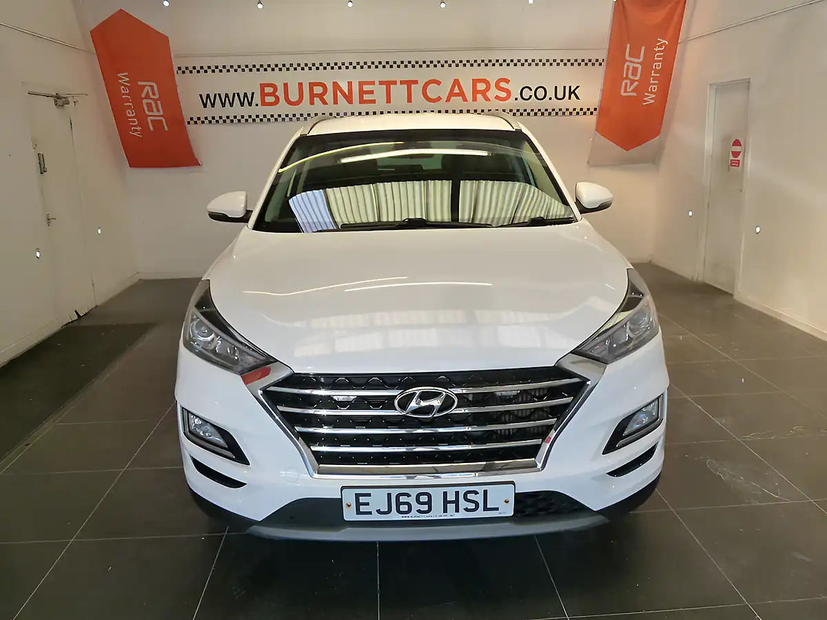Used 2019 Hyundai Tucson Se Nav White - Interior and Exterior details 4