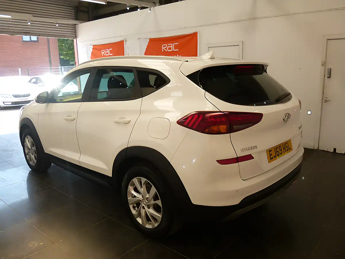 Used 2019 Hyundai Tucson Se Nav White - Interior and Exterior details 6