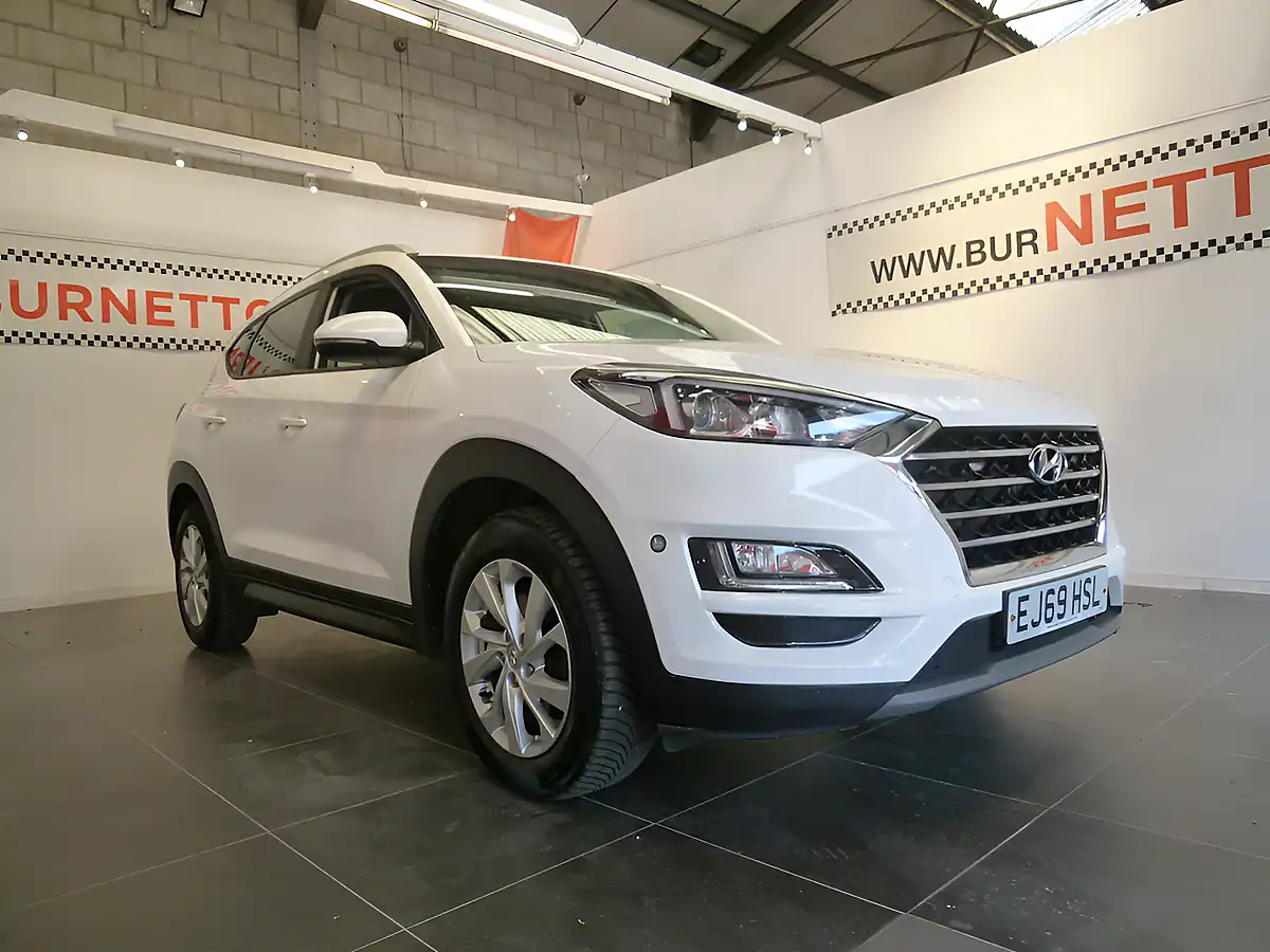 Used 2019 Hyundai Tucson Se Nav White - Interior and Exterior details 9