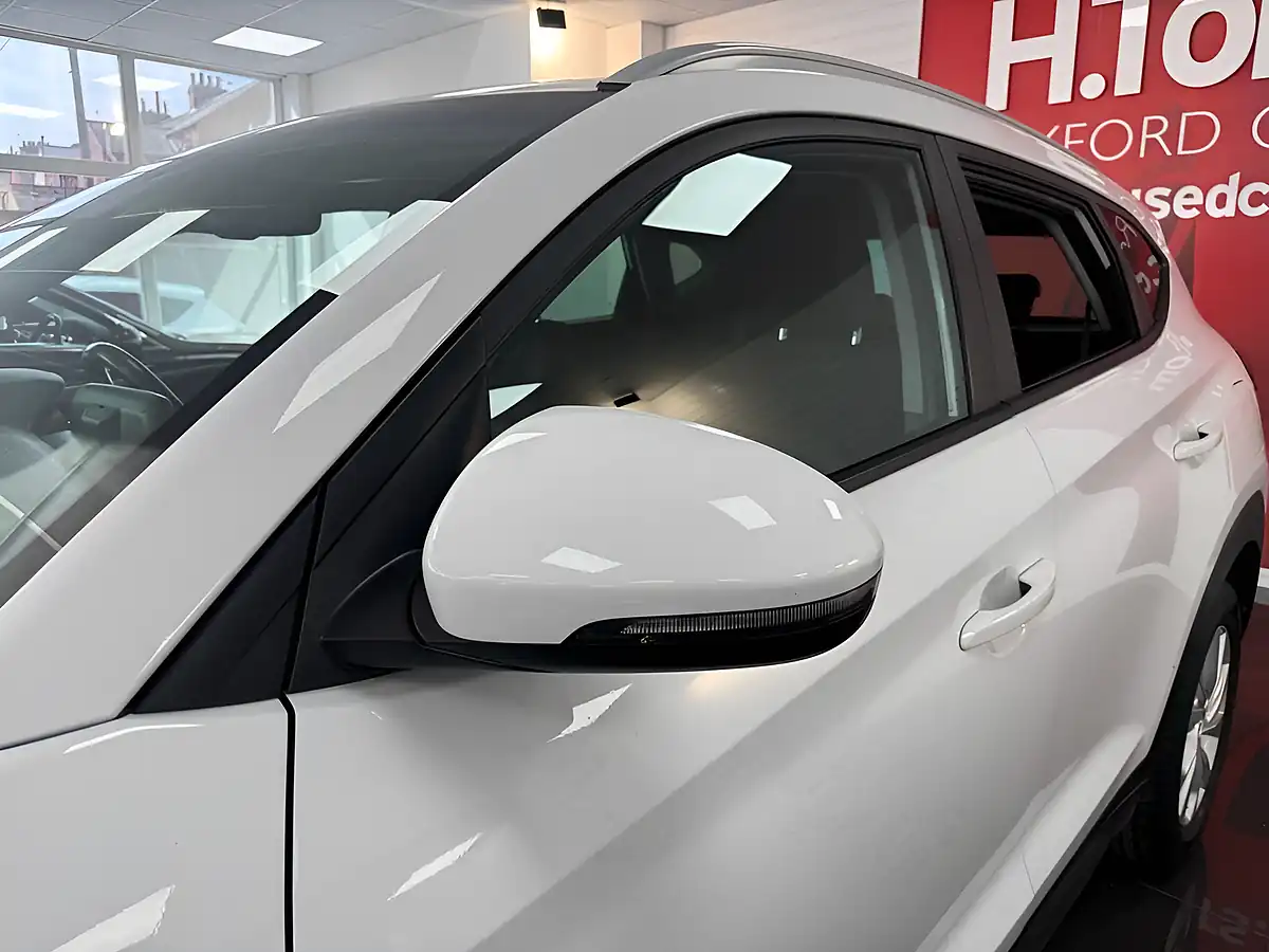 Used 2019 Hyundai Tucson Se Nav White - Interior and Exterior details 11