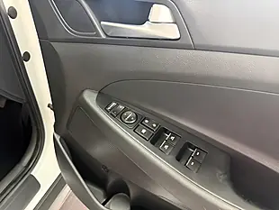 Used 2019 Hyundai Tucson Se Nav White - Interior and Exterior details 15
