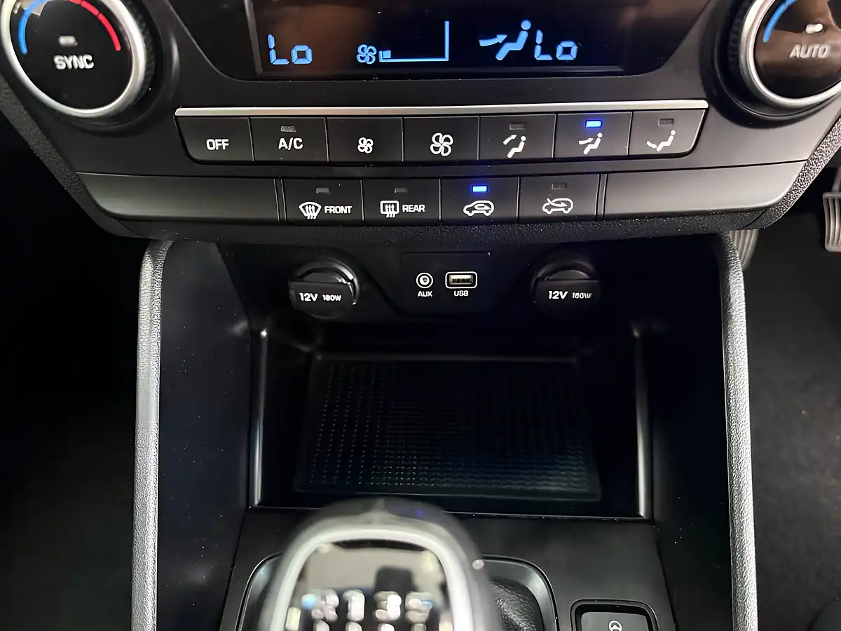 Used 2019 Hyundai Tucson Se Nav White - Interior and Exterior details 19