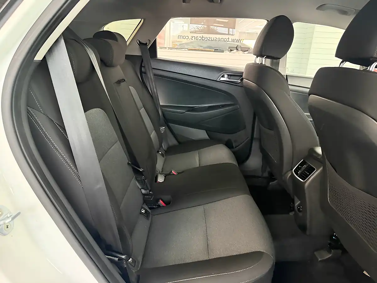 Used 2019 Hyundai Tucson Se Nav White - Interior and Exterior details 5