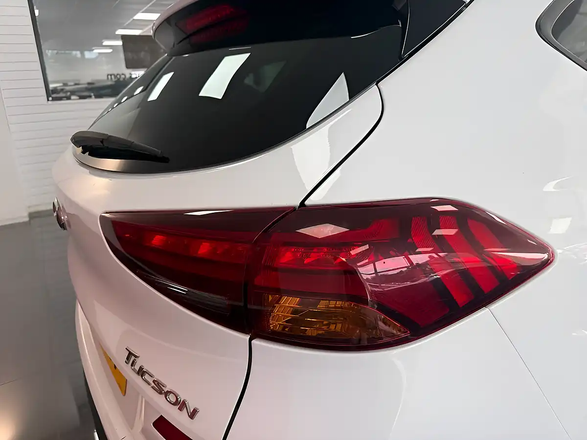 Used 2019 Hyundai Tucson Se Nav White - Interior and Exterior details 6