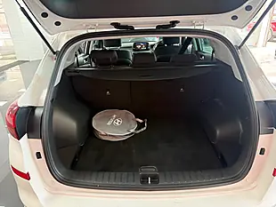 Used 2019 Hyundai Tucson Se Nav White - Interior and Exterior details 9
