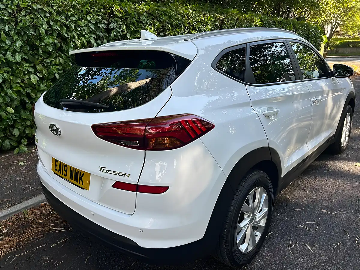 Used 2019 Hyundai Tucson Se Nav White - Interior and Exterior details 11