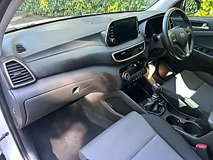 Used 2019 Hyundai Tucson Se Nav White - Interior and Exterior details 13