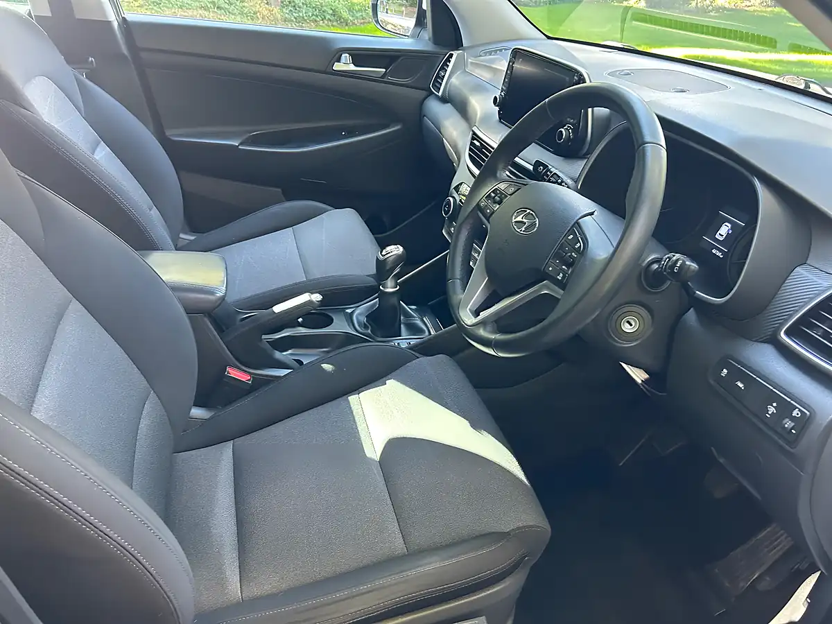 Used 2019 Hyundai Tucson Se Nav White - Interior and Exterior details 14
