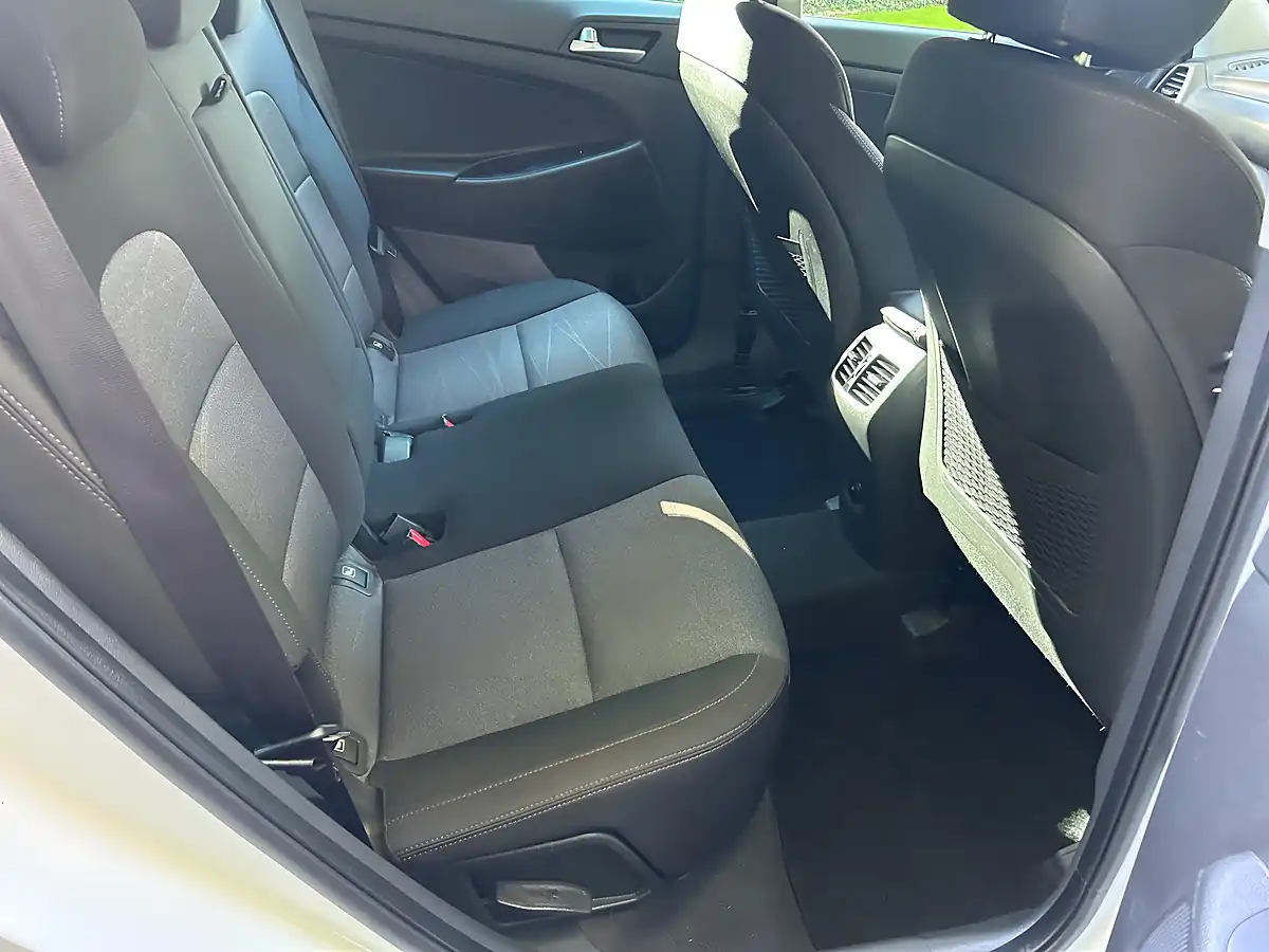 Used 2019 Hyundai Tucson Se Nav White - Interior and Exterior details 15