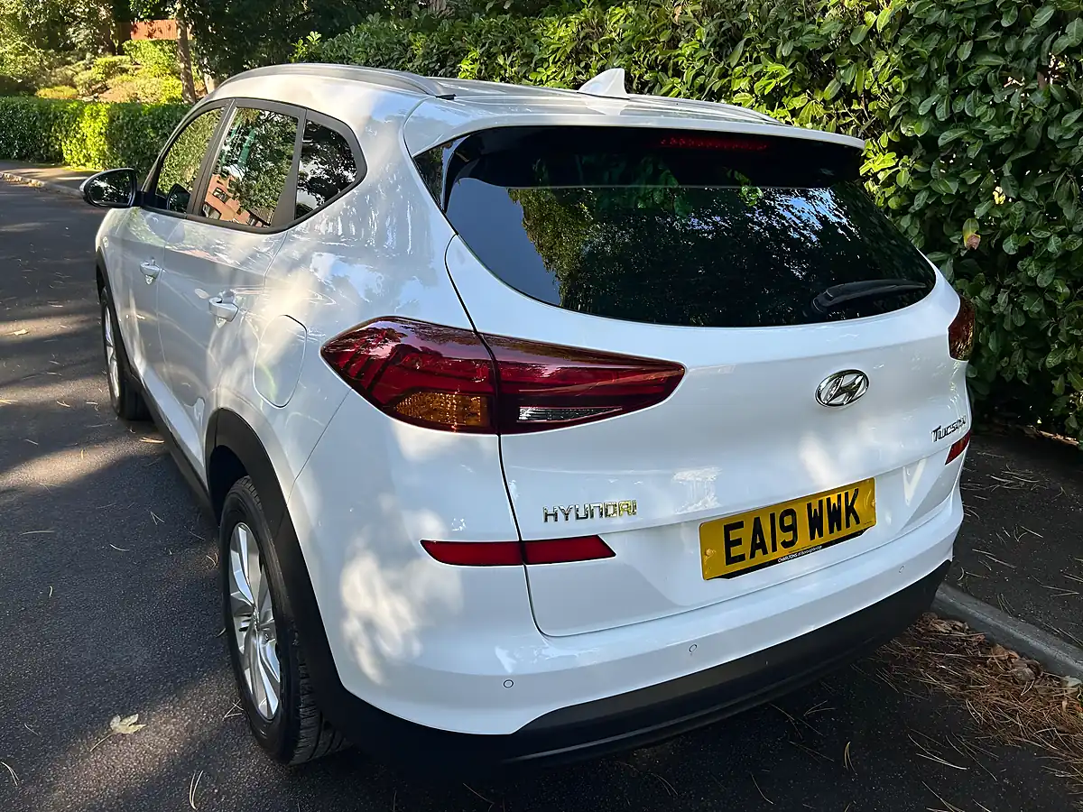 Used 2019 Hyundai Tucson Se Nav White - Interior and Exterior details 4