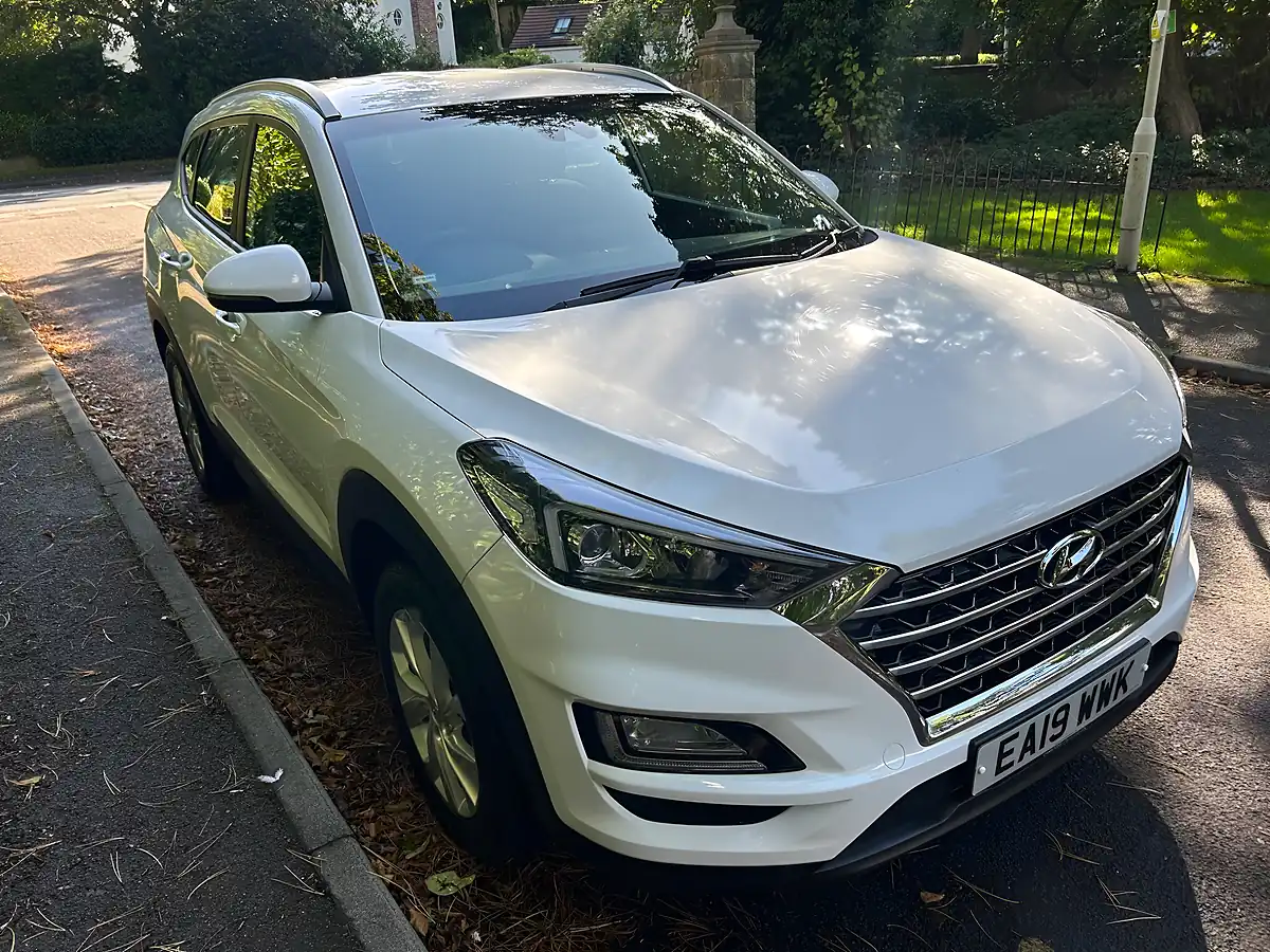 Used 2019 Hyundai Tucson Se Nav White - Interior and Exterior details 6