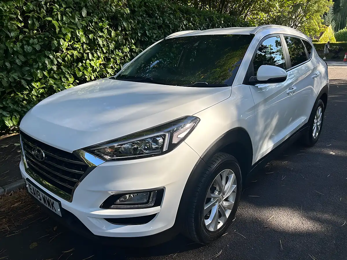 Used 2019 Hyundai Tucson Se Nav White - Interior and Exterior details 7