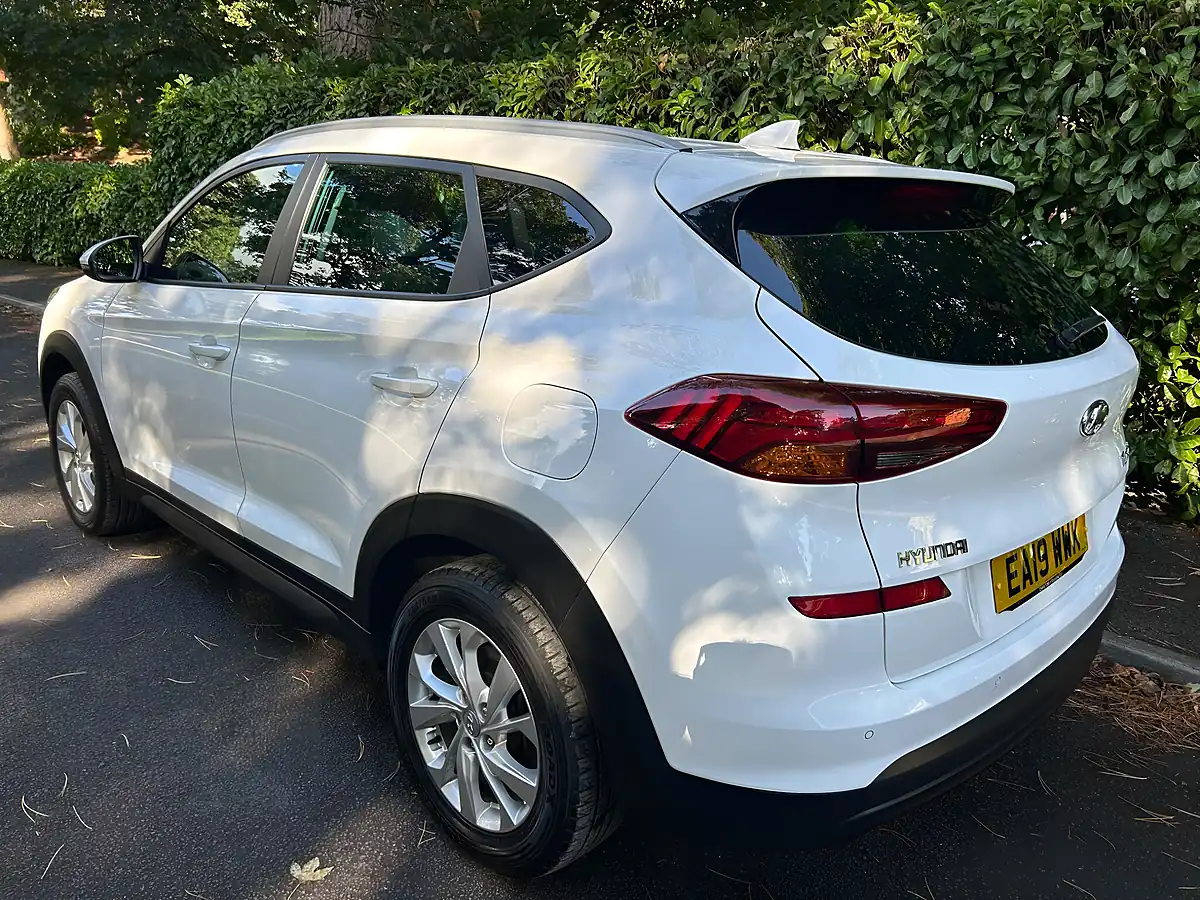 Used 2019 Hyundai Tucson Se Nav White - Interior and Exterior details 9