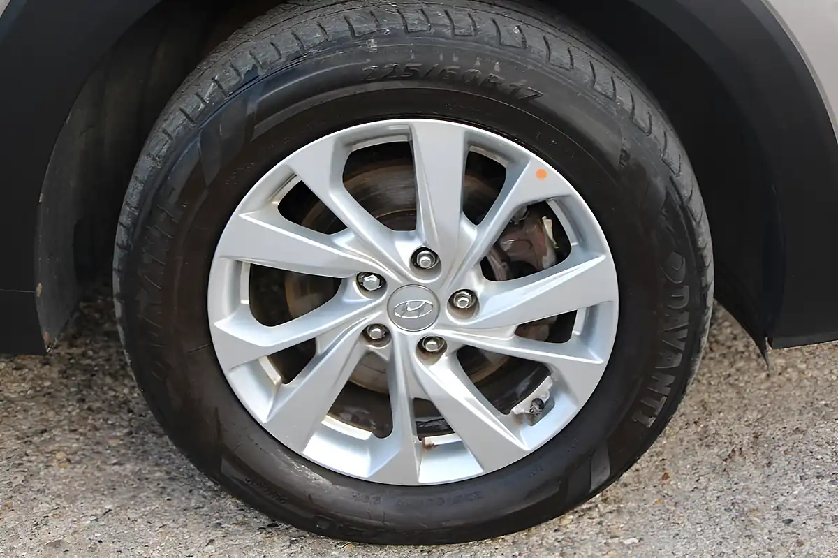 Used 2019 Hyundai Tucson Se Nav White - Interior and Exterior details 10
